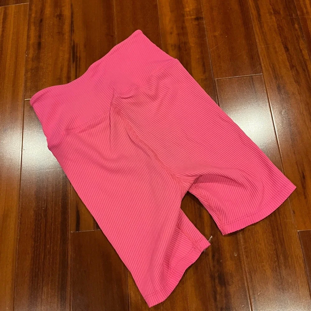YEAR OF OURS Bike Shorts Pink‎ Ribbed Long Athleisure Activewear Size Small
